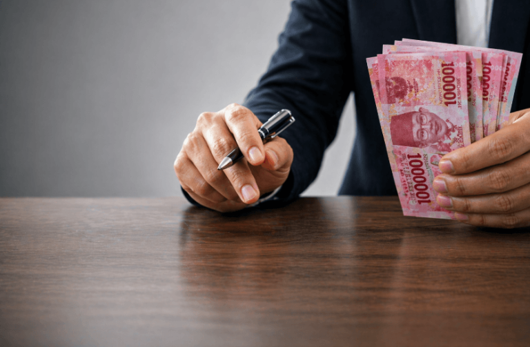 Dunia Usaha Mulai Beradaptasi di Tengah Dorongan De-Dolarisasi di Indonesia Dunia Usaha Mulai Beradaptasi di Tengah Dorongan De-Dolarisasi di Indonesia